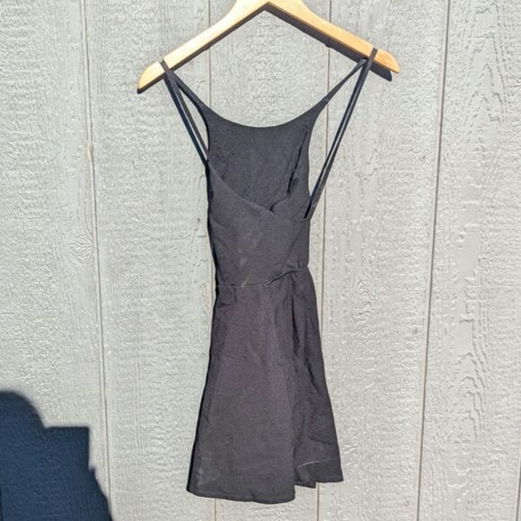 Lulus size L little black dress low back wardrobe basic capsule wardrobe date - Picture 2 of 3